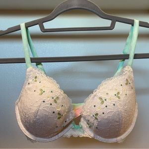 Victoria’s Secret Dream Angels Push Up bra, 34C, white lace/mint